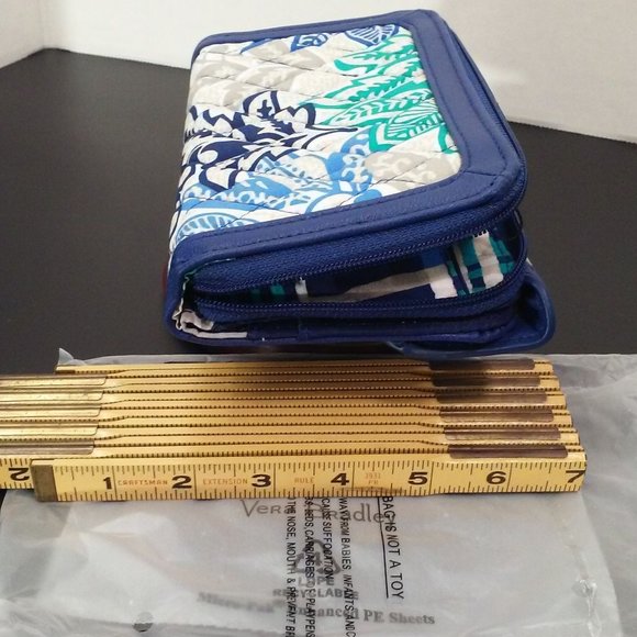 Vera Bradley Ultimate Wristlet 'Santiago' NWT NIP Quilted Floral Vegan Trim Blue - Picture 11 of 12